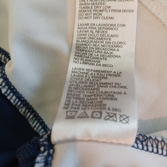 NHL Toronto Maple Leafs Jersey Youth Large (10-12)      5992 - Picture 7 of 8